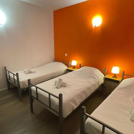 Hotel- Restaurant Le Saint Quentin Екстер'єр фото