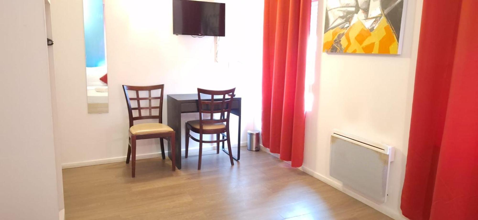 Hotel- Restaurant Le Saint Quentin Екстер'єр фото