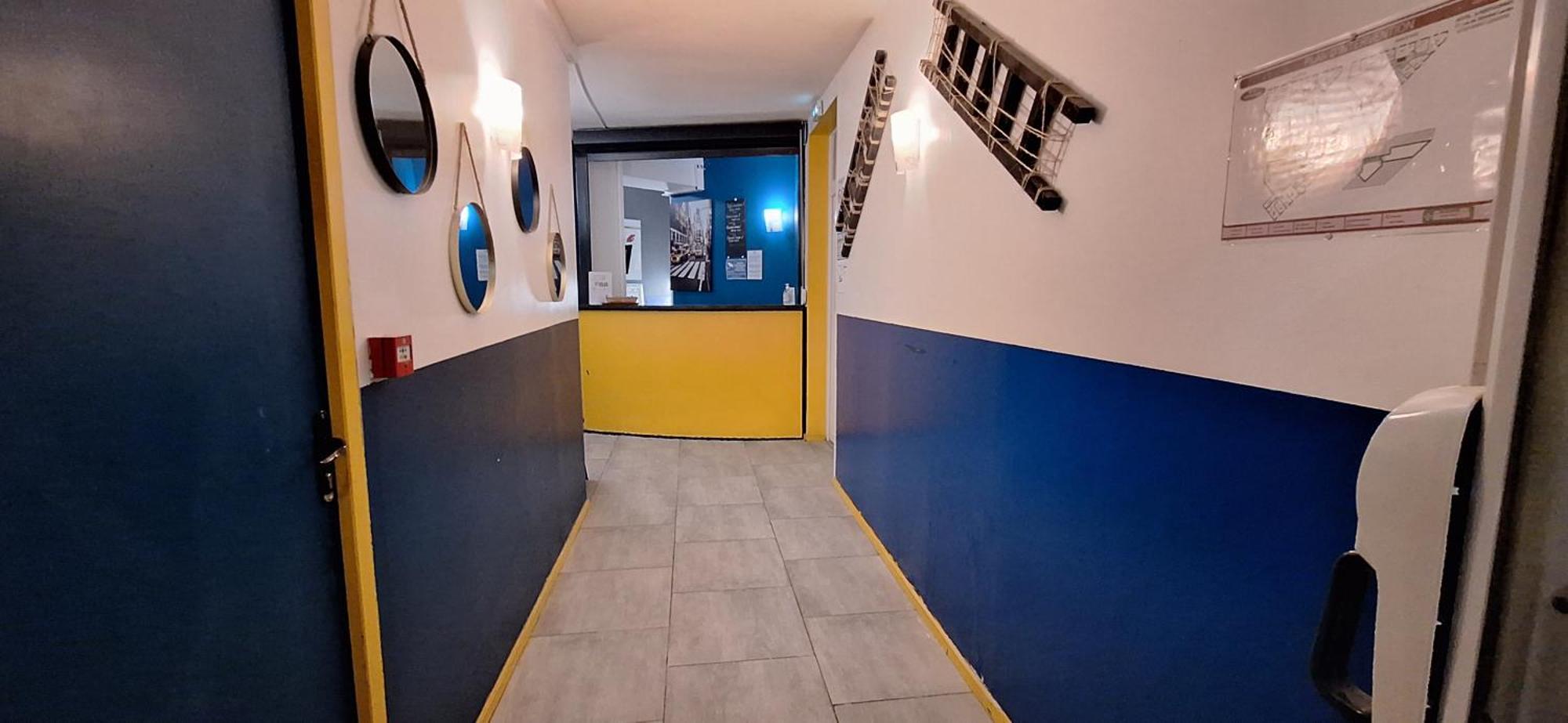 Hotel- Restaurant Le Saint Quentin Екстер'єр фото