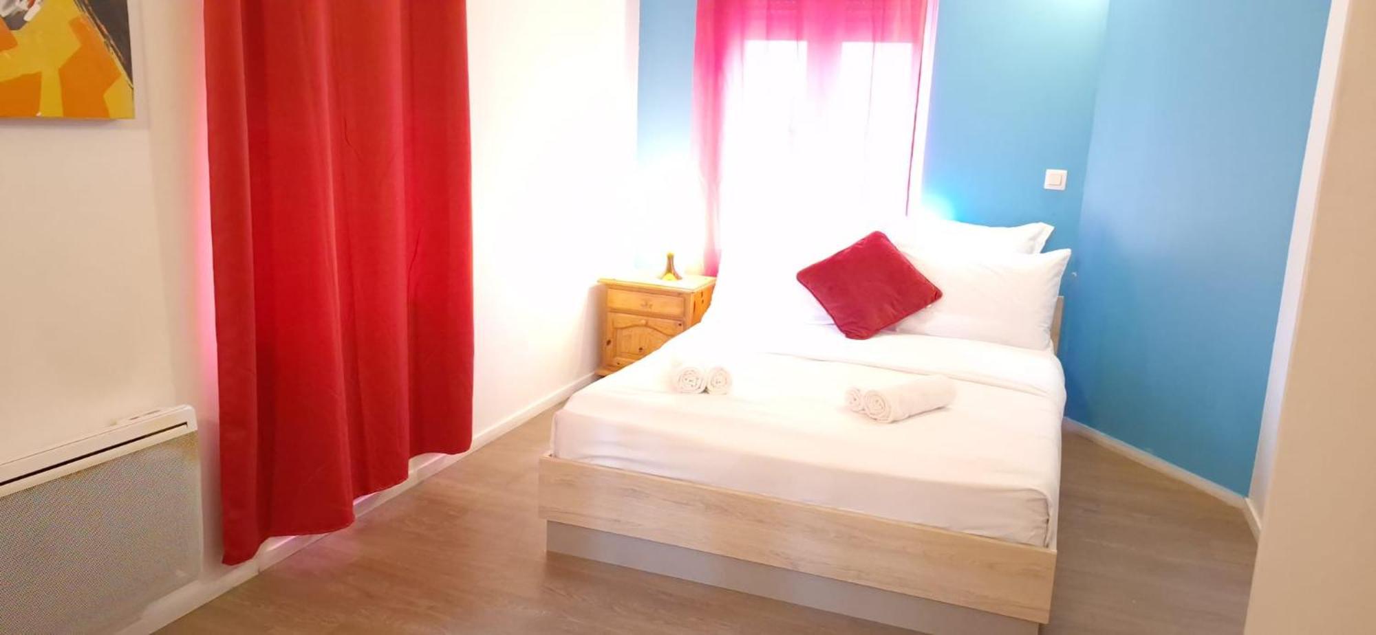Hotel- Restaurant Le Saint Quentin Екстер'єр фото