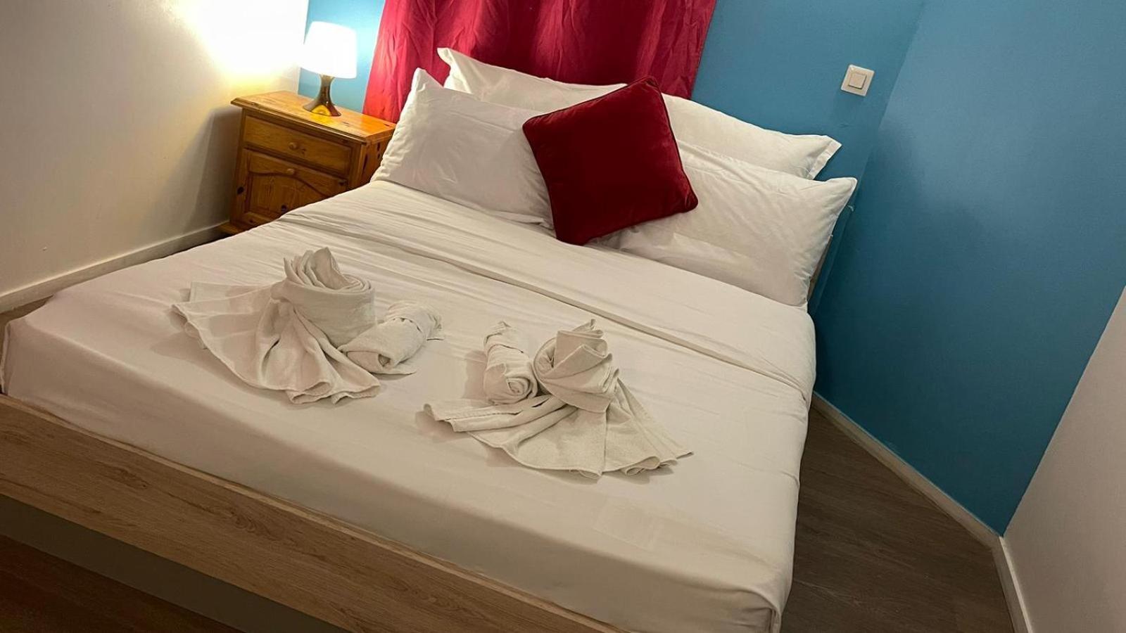 Hotel- Restaurant Le Saint Quentin Екстер'єр фото