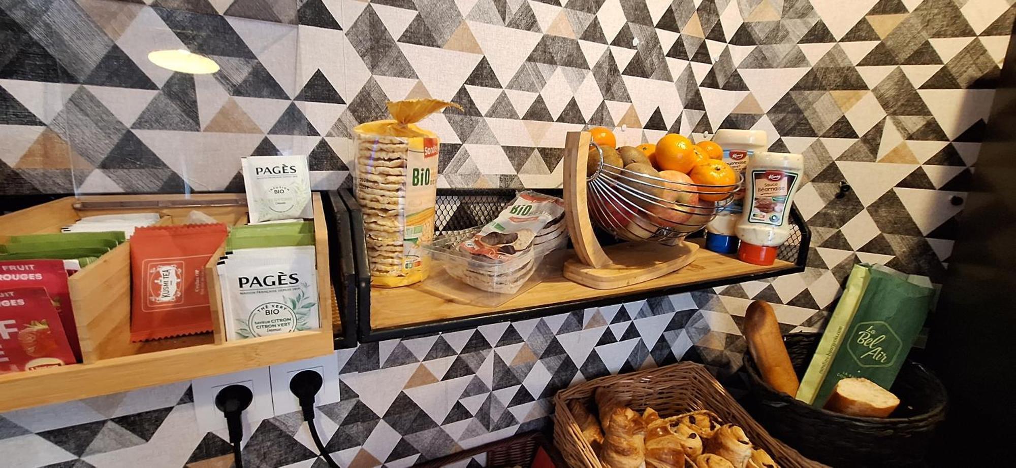 Hotel- Restaurant Le Saint Quentin Екстер'єр фото